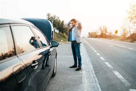 自駕遊車壞了怎麼辦?車子故障時的應變策略